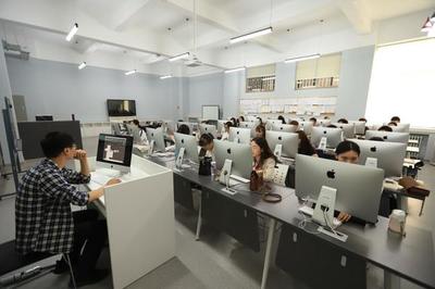 立足地方服務(wù)需求，鄭州升達經(jīng)貿(mào)管理學(xué)院強化“經(jīng)管+信息技術(shù)”融合優(yōu)勢